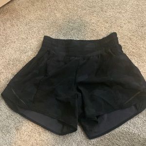 multi black camo lululemon hotty hotts shorts size 4